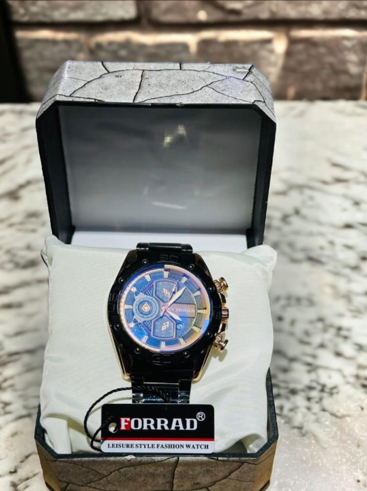 Stainless Steel Quartz Watch Round Dial 37mm Silver