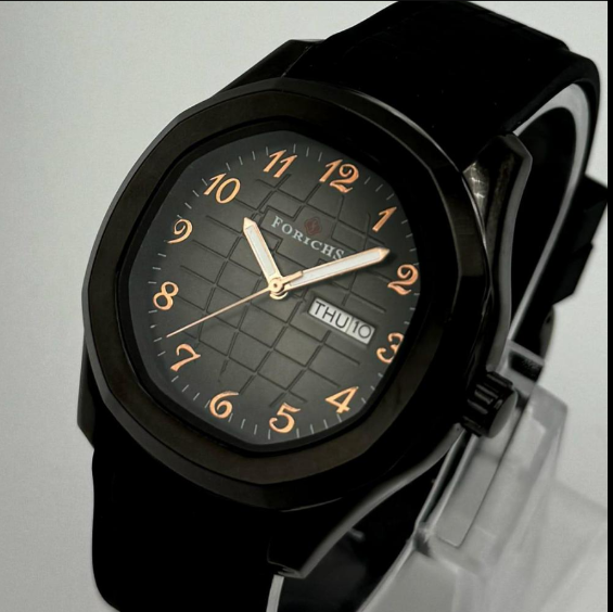 Stainless Steel Quartz Watch with Rubber Strap Water Resistant Round Dial