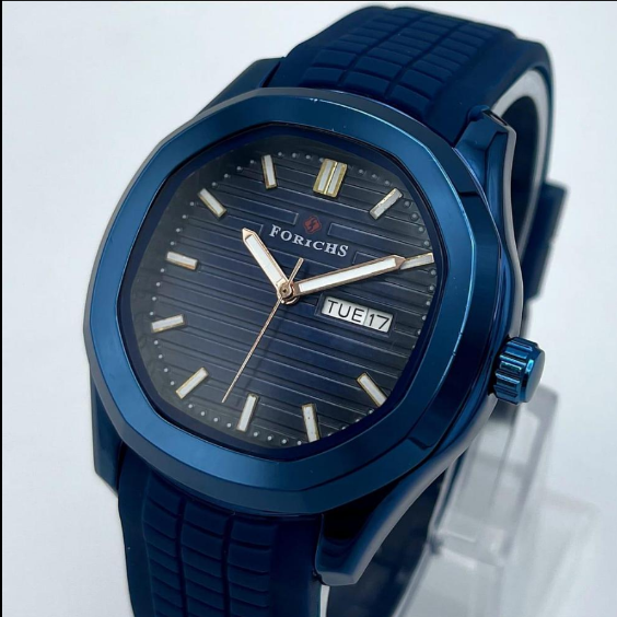 Stainless Steel Quartz Watch with Rubber Strap Water Resistant Round Dial