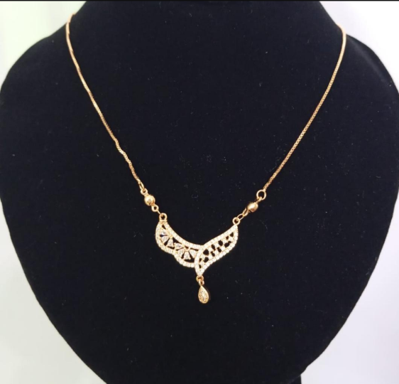 Gold Plated Alloy Pendant for Women with Adjustable Design Golden