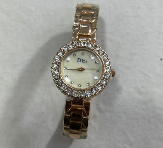 Round Stainless Steel Strap Watch