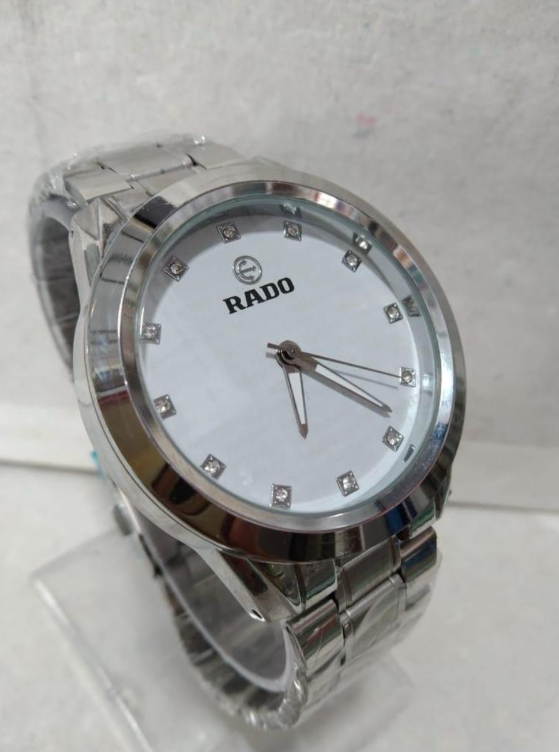 Stainless Steel Round Dial Quartz Watch – Silver