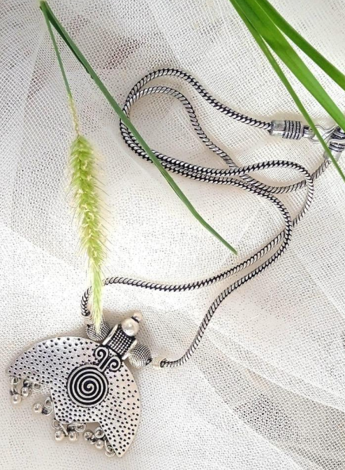 Silver Plated Locket for Women with Elegant Simple Design Silver