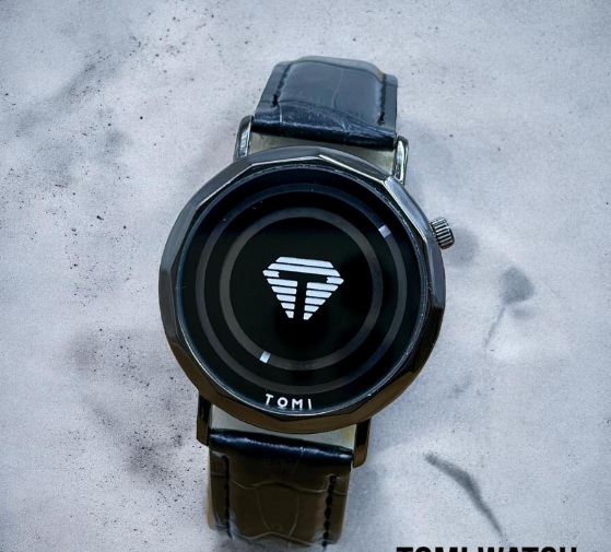 Men's Leather Textured Strap Round Luxury Watch Black