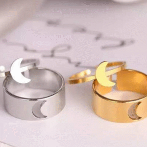 Silver and Golden Plated Alloy 4 Pcs Rings Set for Women in Western and Korean Style Silver and Golden