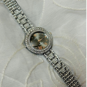 Women's Stainless Steel Chain Strap Analogue Watch 28mm