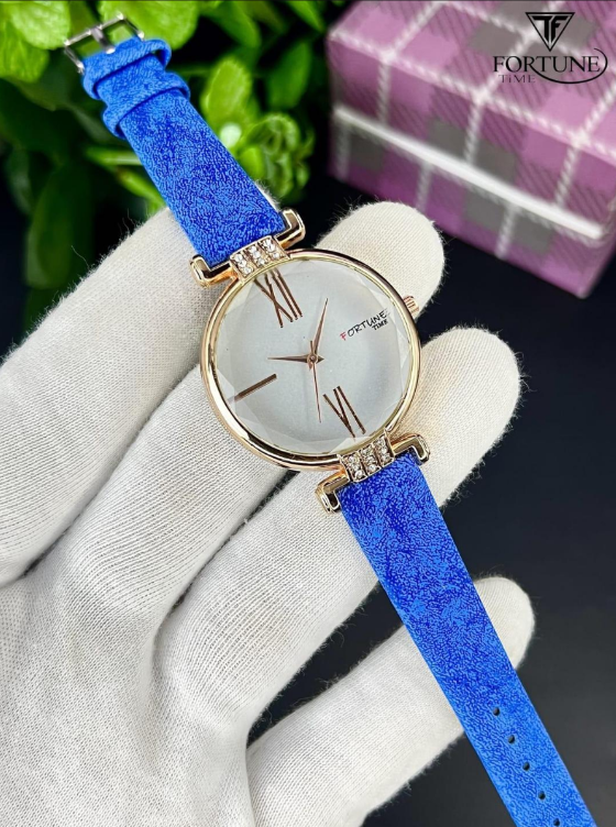 Women's Leather Analogue Watch Blue
