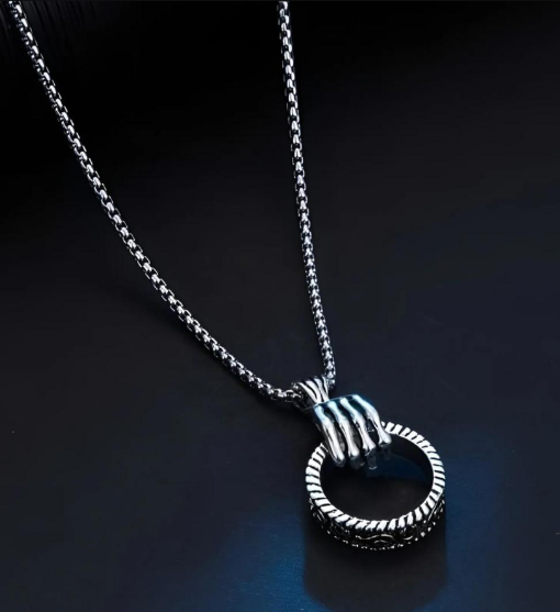 Stainless Steel Ring Shaped Necklace Unique Design Easy To Wear Silver Golden