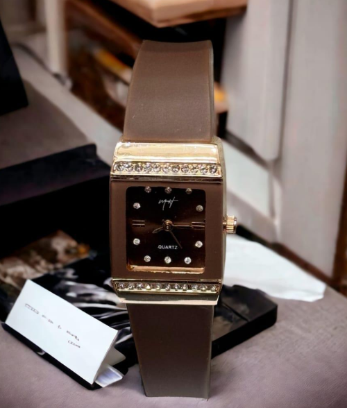 Women's Rubber Plain Strap Analogue Watch Brown