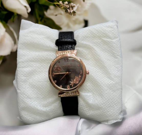 Leather Textured Strap Round Analogue Watch Black